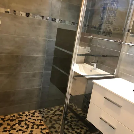 Moderne 2 Pieces Centre De Daire